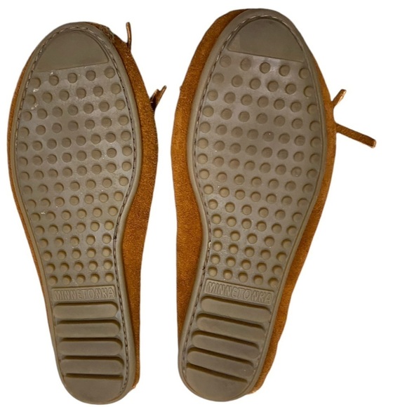 Minnetonka caramel suede leather moccasins slip on fringe detail whipstitch 9 - Picture 9 of 11